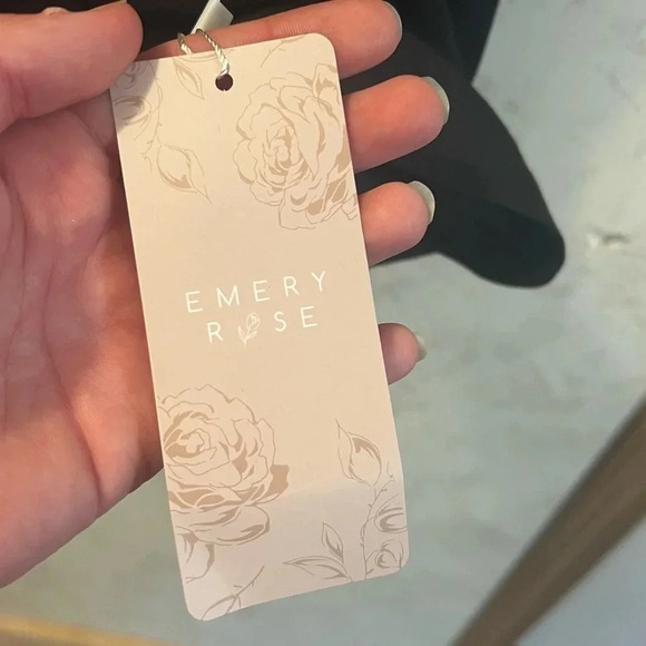 EMERY ROSE Tanktop - Picture 3 of 3